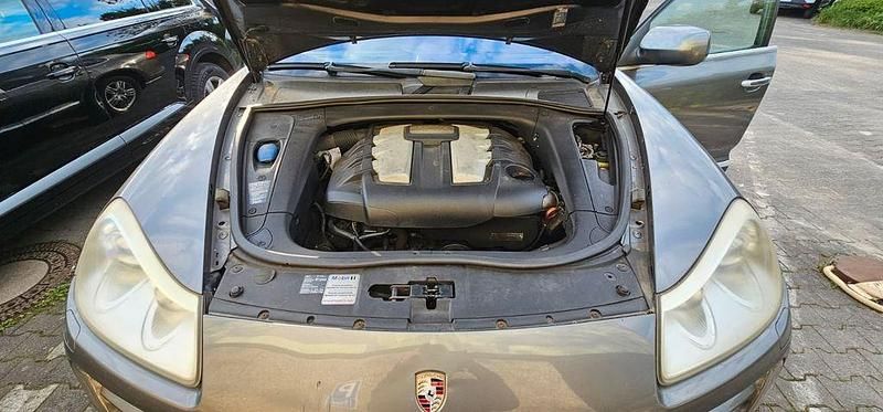 Second-hand Porsche Cayenne 213 CP (156 kW) 2009 Gri SUV
