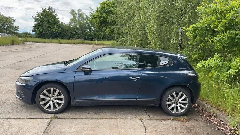 Blau Gebraucht 2011 VW Scirocco Coupé | 2.800 € - Bild 1/4
