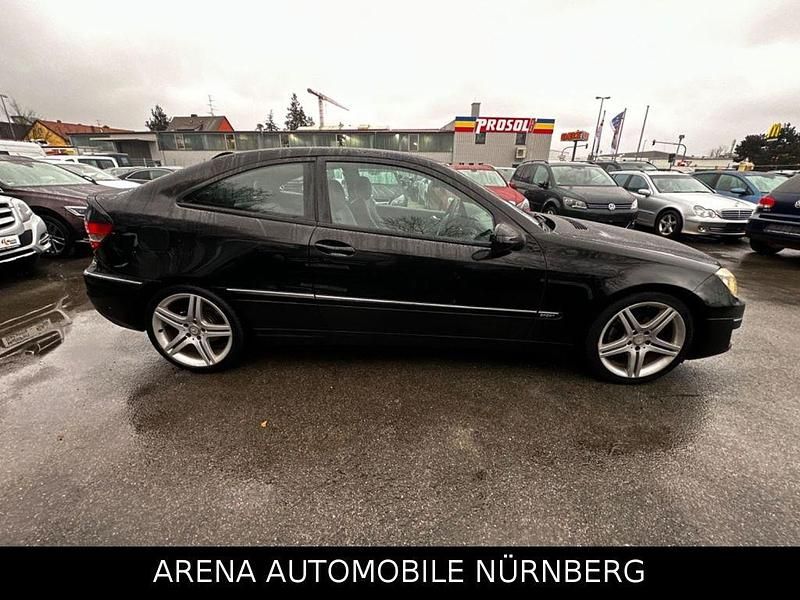 Gebraucht Mercedes CLC220 Sport 150 PS (110 kW) 2009 Schwarz Kleinwagen