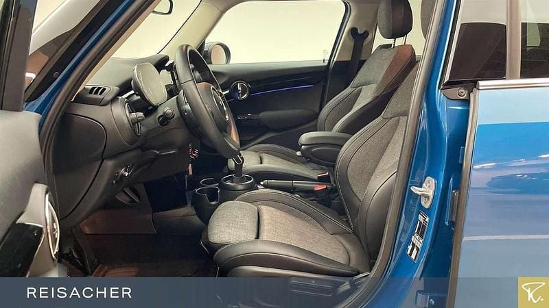 Gebraucht Mini Cooper Classic 136 PS (100 kW) 2022 Island blue metallic Kleinwagen