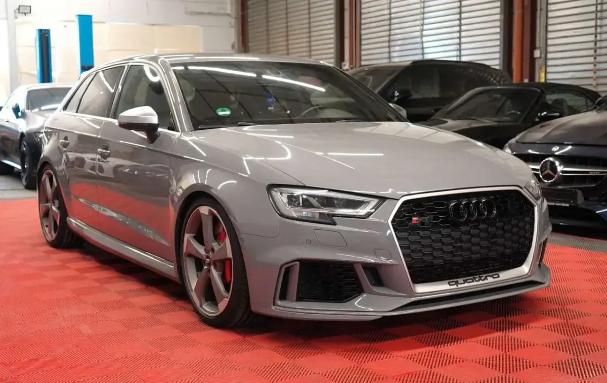 Gebraucht Audi RS3 Sport 400 PS (294 kW) 2018 Grau Limousine