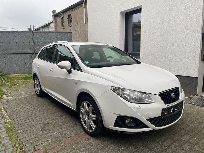 Weiß Gebraucht 2011 Seat Ibiza Copa Limousine | 2.750 € (Fairer Preis) - Bild 1/4