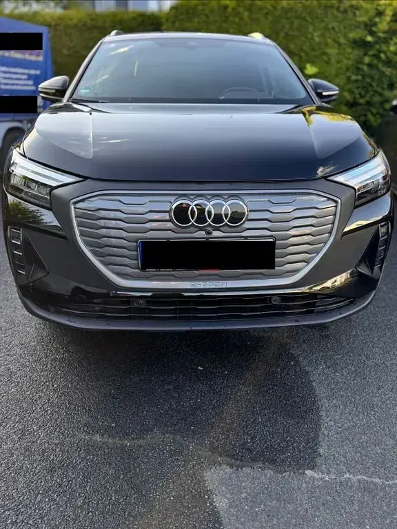 Second-hand Audi Q4 e-tron 125 kW (170 CP) 2022 Negru SUV