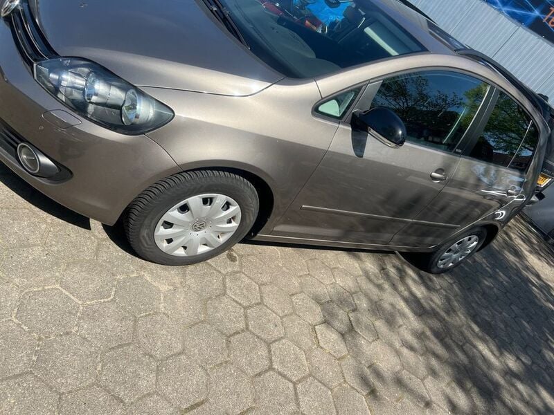 Gebraucht VW Golf Plus Style 105 PS (77 kW) 2012 Braun Van / Kleinbus