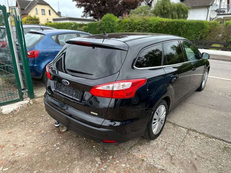 Gebraucht Ford Focus Titanium 125 PS (91 kW) 2014 Schwarz Kombi