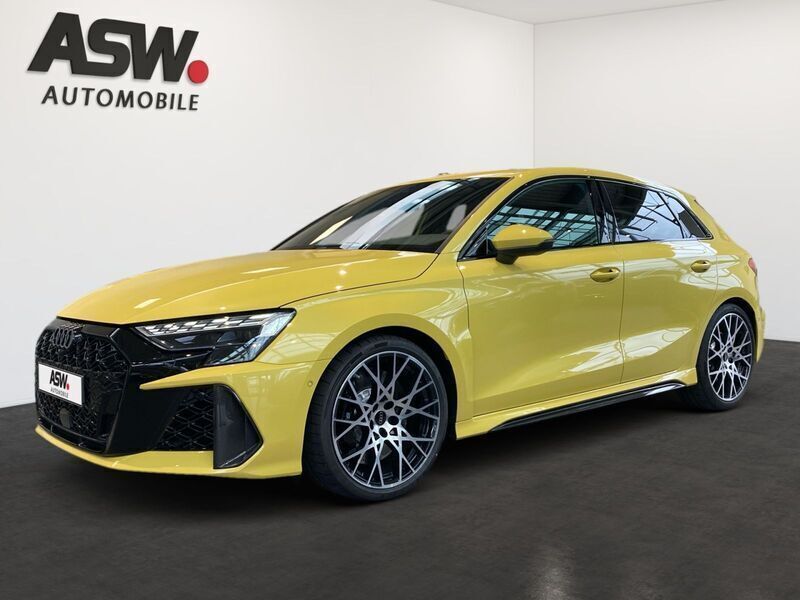 Pythongelb metallic Neu 2024 Audi RS3 Sportback Ambiente Kleinwagen | 70.890 € - Bild 1/4