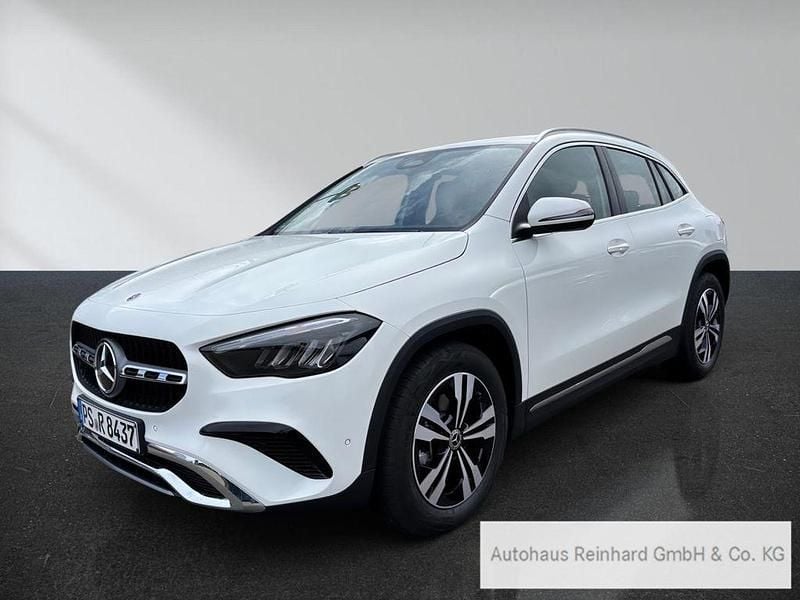 Weiß Gebraucht 2025 Mercedes GLA180 SUV | 40.900 € (Fairer Preis) - Bild 1/4