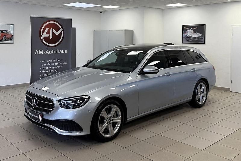Silber Gebraucht 2021 Mercedes E400 Limousine | 31.999 € (Superpreis) - Bild 1/4