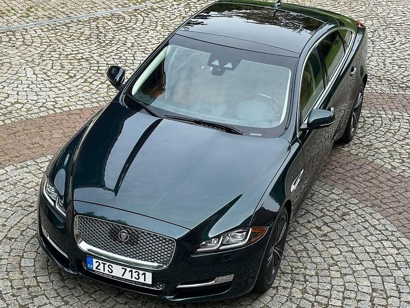 Grün Gebraucht 2020 Jaguar XJL Limousine | 47.599 € - Bild 1/4