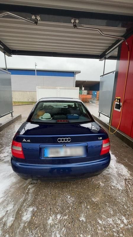 Gebraucht Audi A4 125 PS (91 kW) 1998 Blau Limousine