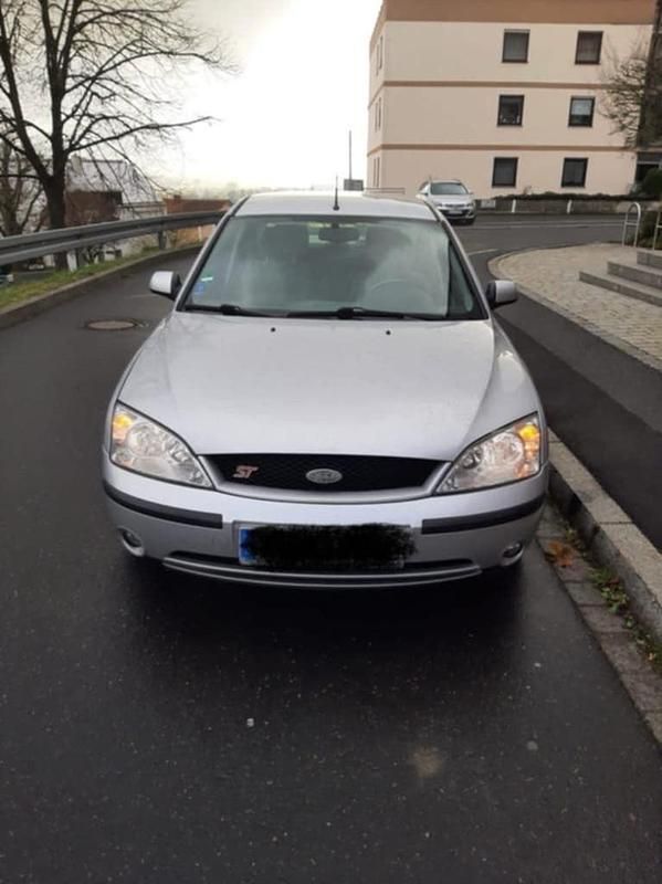 Silber Gebraucht 2001 Ford Mondeo Limousine | 1.100 € (Guter Preis) - Bild 1/4