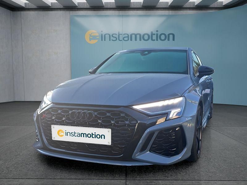 Grau Gebraucht 2023 Audi RS3 Sportback Kleinwagen | 53.499 € (Guter Preis) - Bild 1/4