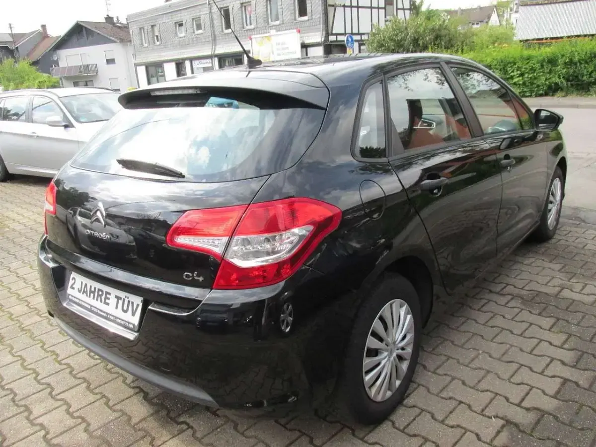 Gebraucht Citroën C4 Attraction 131 PS (96 kW) 2014 Schwarz perla nera/metallic Kleinwagen
