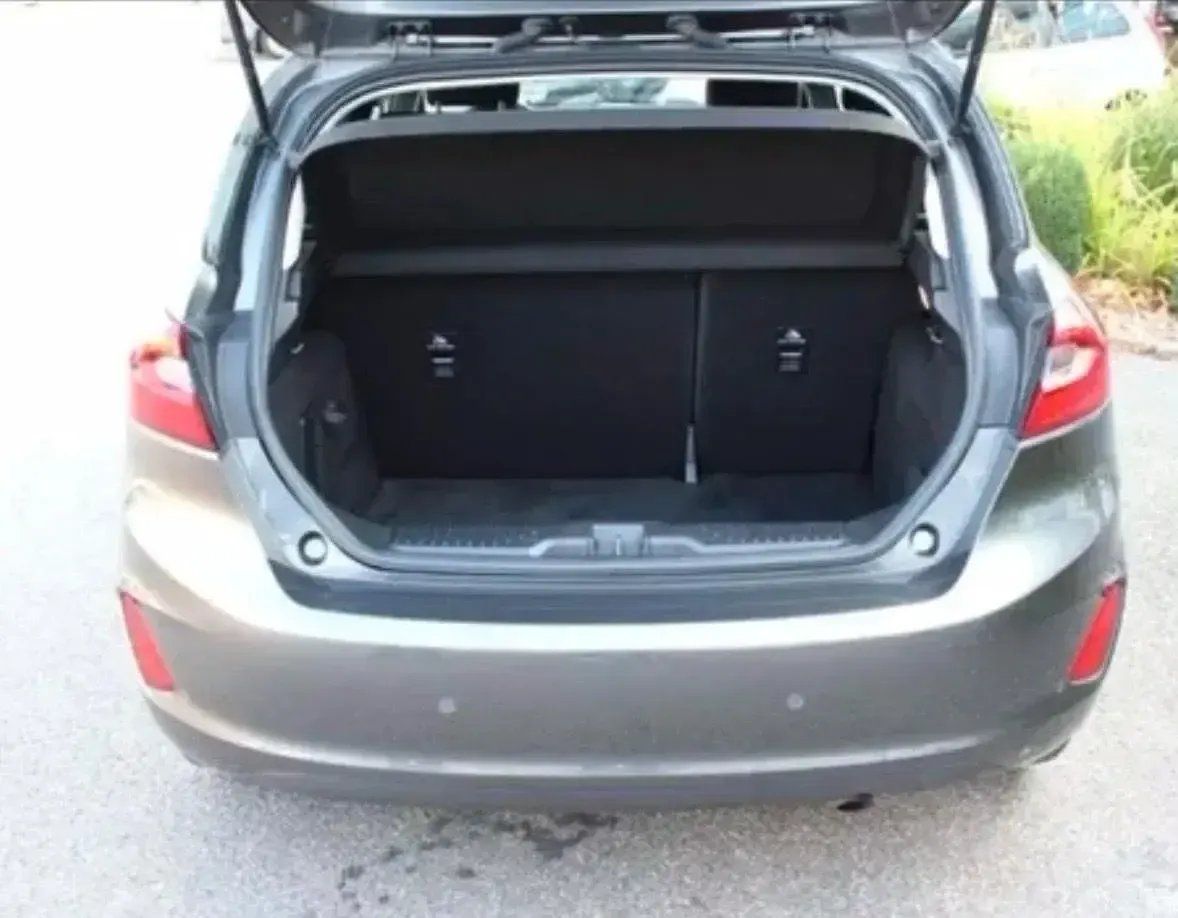 Usata Ford Fiesta Cool & Connect 101 CV (74 kW) 2019 Grigio Utilitaria