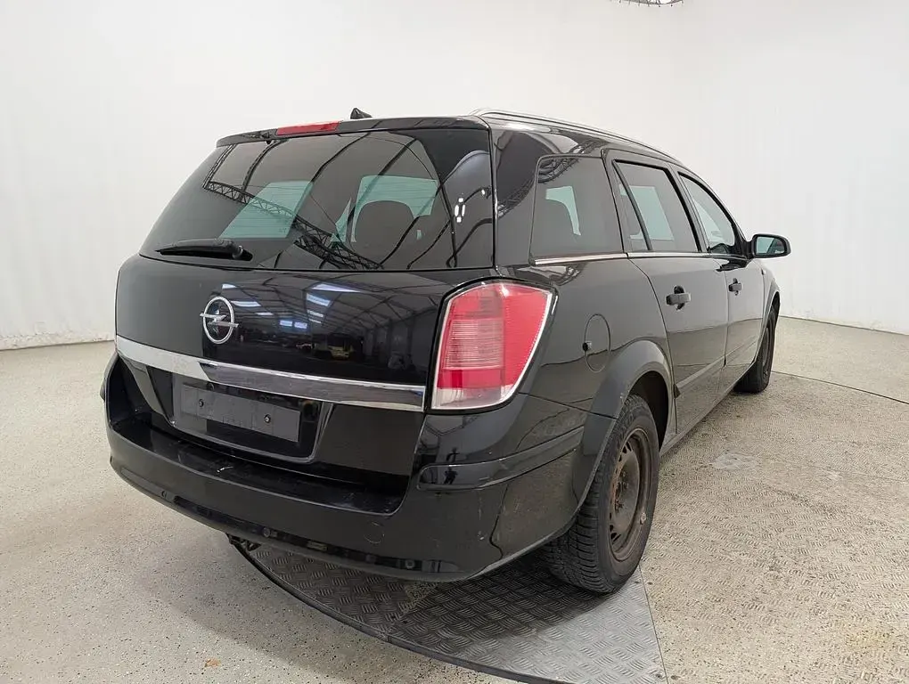 Gebraucht Opel Astra Sport 140 PS (102 kW) 2007 Schwarz Limousine