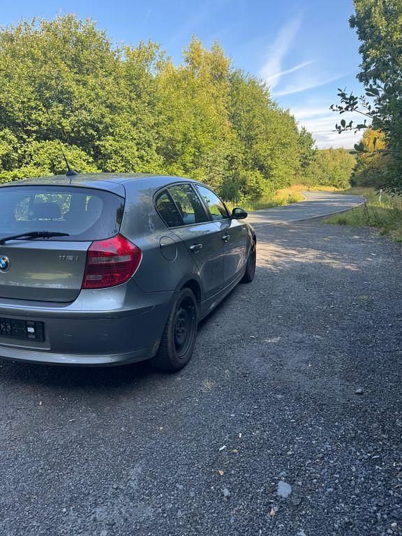 Gebraucht BMW 116 122 PS (89 kW) 2009 Grau Kleinwagen