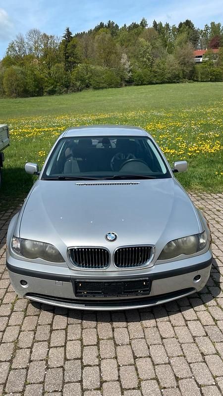 Silber Gebraucht 2004 BMW 320 Limousine | 1.700 € (Superpreis) - Bild 1/4