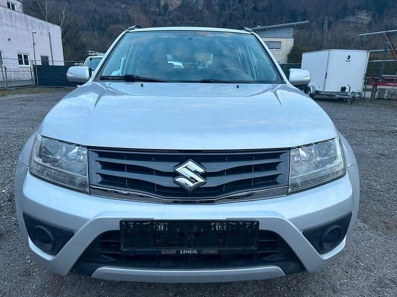Gebraucht Suzuki Grand Vitara 129 PS (94 kW) 2013 Grau SUV