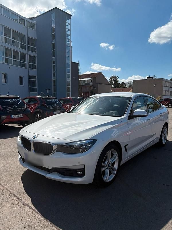 Gebraucht BMW 320 190 PS (139 kW) 2019 Weiß Limousine