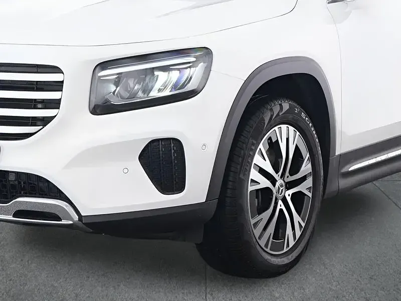 Gebraucht Mercedes GLB200 163 PS (119 kW) 2025 Weiß SUV