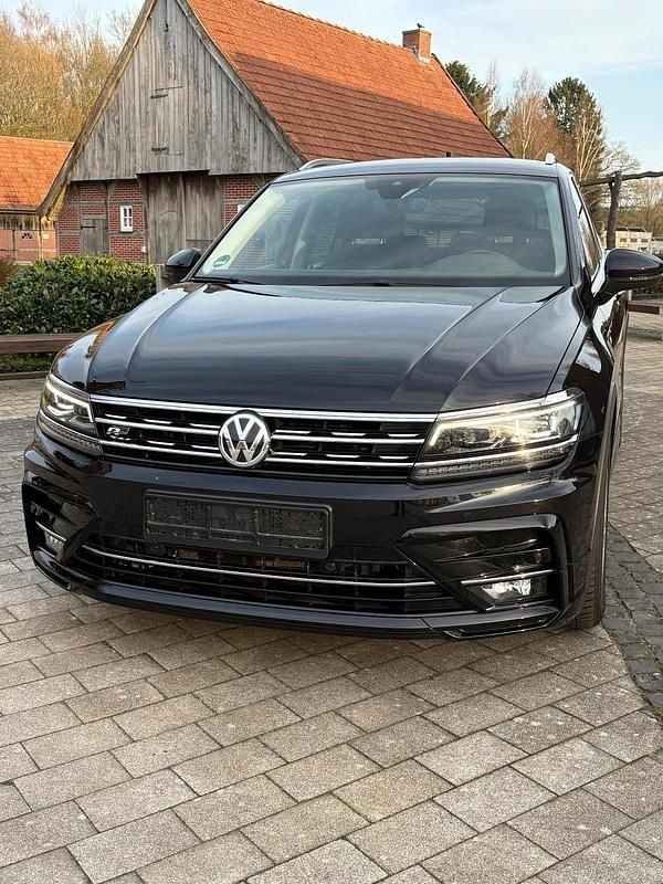 Gebraucht VW Tiguan Highline 150 PS (110 kW) 2020 Schwarz SUV