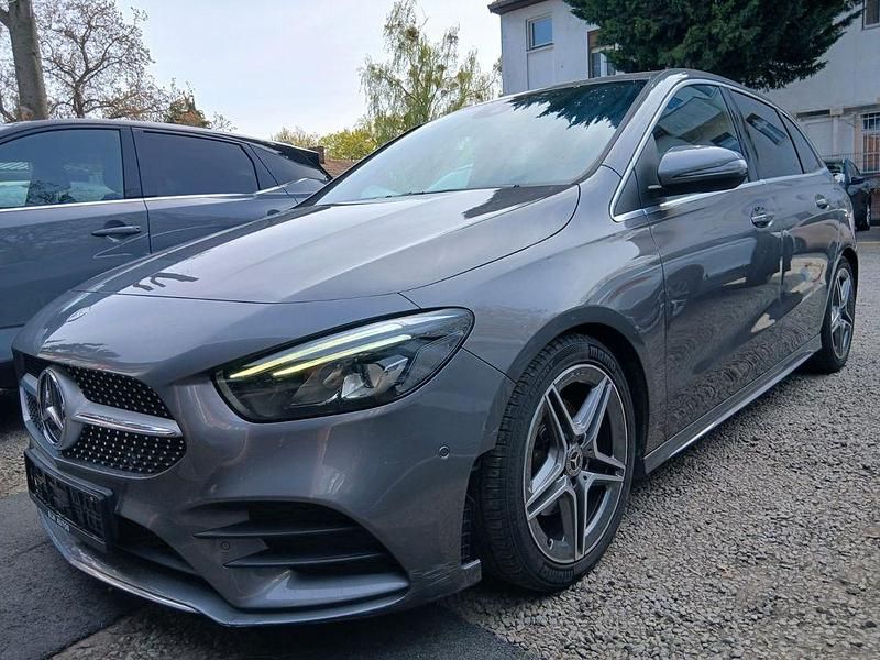 Gebraucht Mercedes B180 AMG line 116 PS (85 kW) 2020 Grau Van / Kleinbus