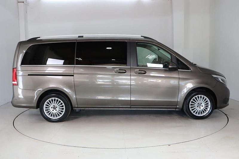 Gebraucht Mercedes V250 Avantgarde 190 PS (139 kW) 2018 Grau Van / Kleinbus