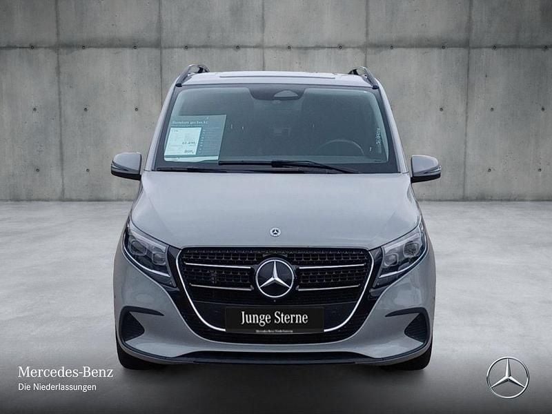 Gebraucht Mercedes V220 Style 163 PS (119 kW) 2025 Grau Van / Kleinbus