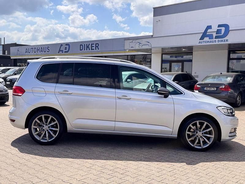 Gebraucht VW Touran Highline 190 PS (139 kW) 2018 Silber Van / Kleinbus