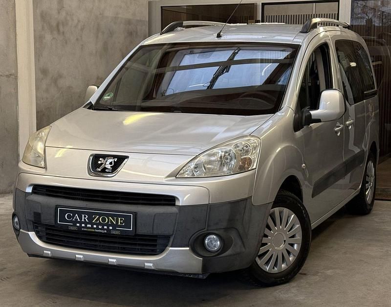 Gebraucht Peugeot TePee 92 PS (67 kW) 2012 Grau Kombi