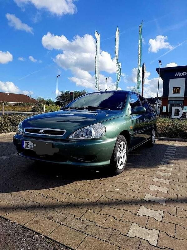 Gebraucht Kia Rio 82 PS (60 kW) 2002 Limousine