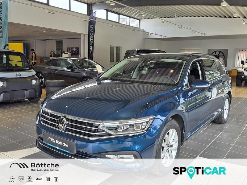 Aquamarinblau metallic Gebraucht 2022 VW Passat Business Kombi | 24.990 € (Fairer Preis) - Bild 1/4