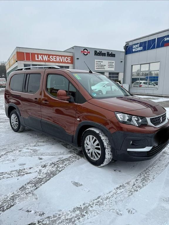 Braun Gebraucht 2019 Peugeot Rifter Active Van / Kleinbus | 10.400 € (Guter Preis) - Bild 1/4