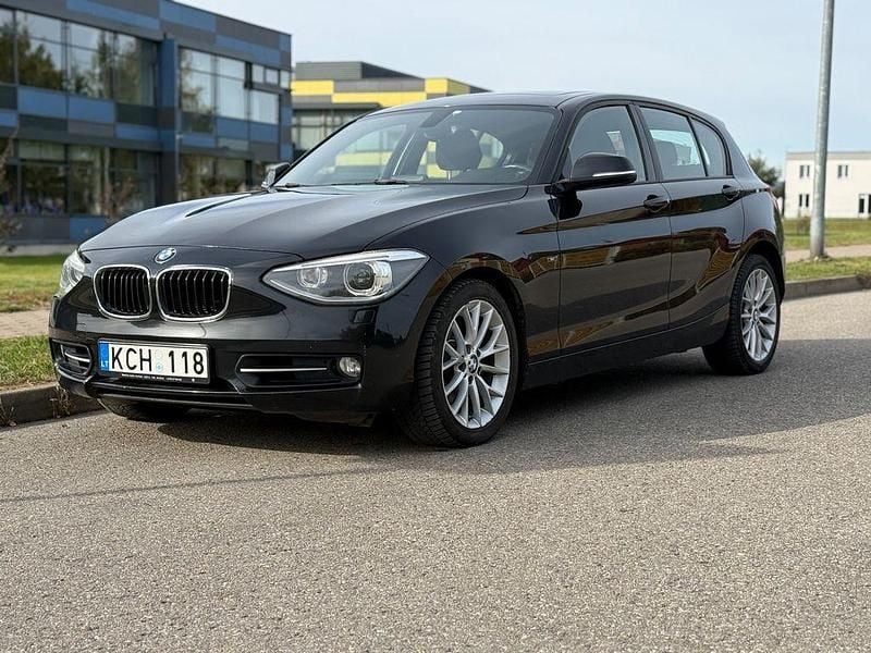 Schwarz Gebraucht 2013 BMW 118 Sport Line Kleinwagen | 7.900 € (Etwas zu teuer) - Bild 1/4