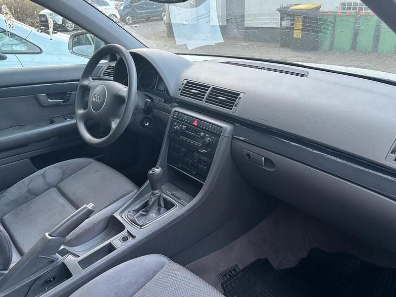 Gebraucht Audi A4 131 PS (96 kW) 2001 Silber Limousine