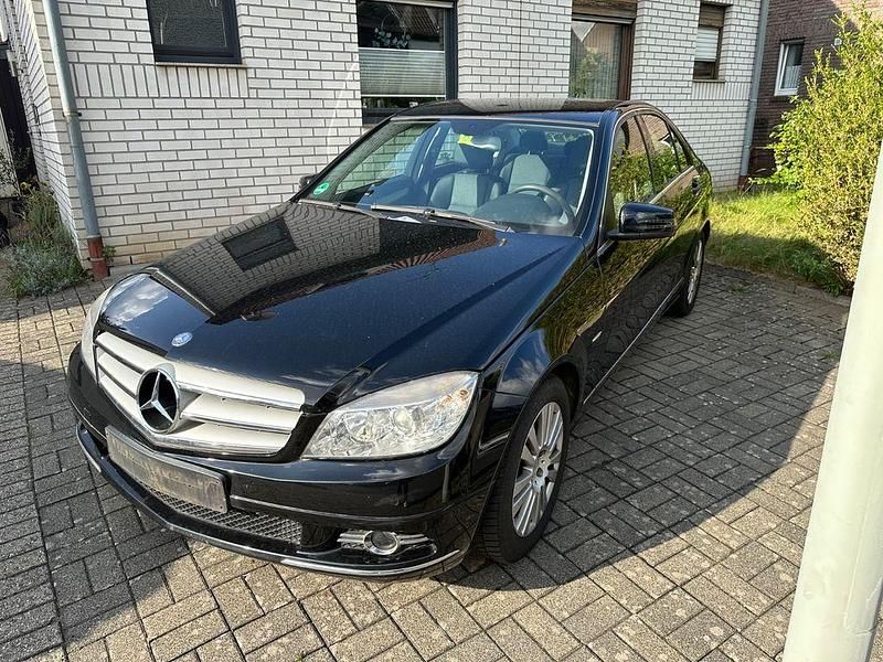 Schwarz Gebraucht 2008 Mercedes C180 Avantgarde Limousine | 4.444 € (Guter Preis) - Bild 1/4