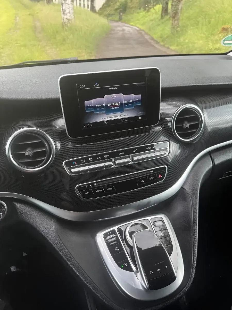 Gebraucht Mercedes V220 163 PS (119 kW) 2018 Blau Van / Kleinbus
