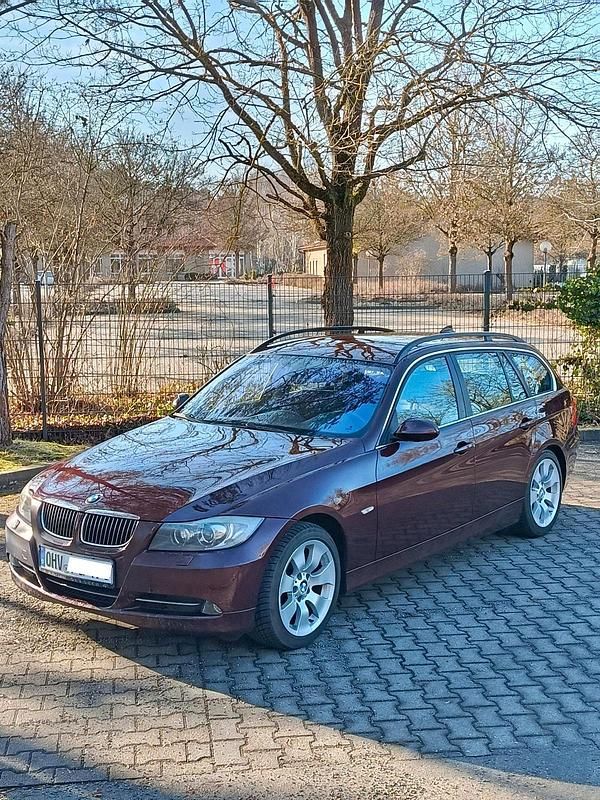 Gebraucht BMW 330 231 PS (169 kW) 2007 Rot Kombi