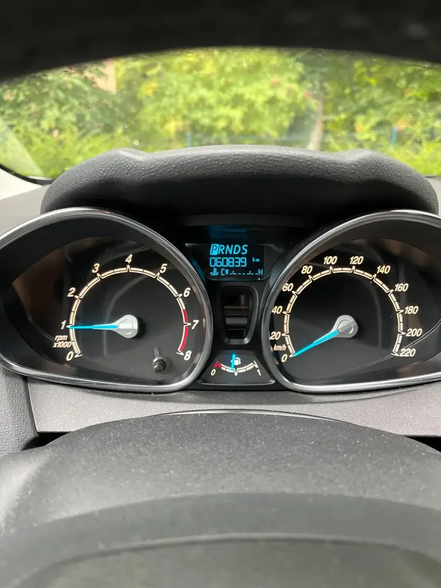 Gebraucht Ford Fiesta Titanium 101 PS (74 kW) 2014 Weiß Kleinwagen