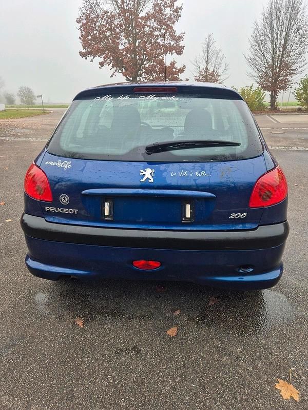 Blau Gebraucht 2004 Peugeot 206 Kleinwagen | 1.300 € (Fairer Preis) - Bild 1/4