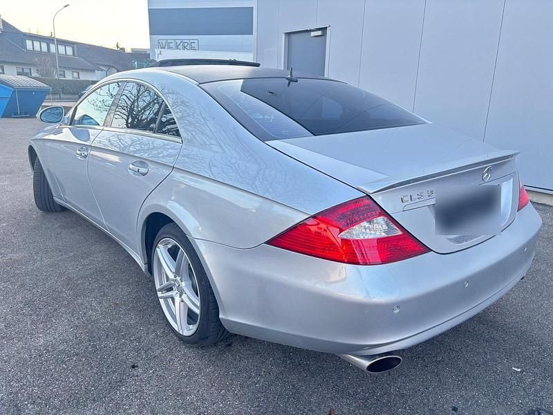 Gebraucht Mercedes CLS500 327 PS (240 kW) 2005 Silber Coupé