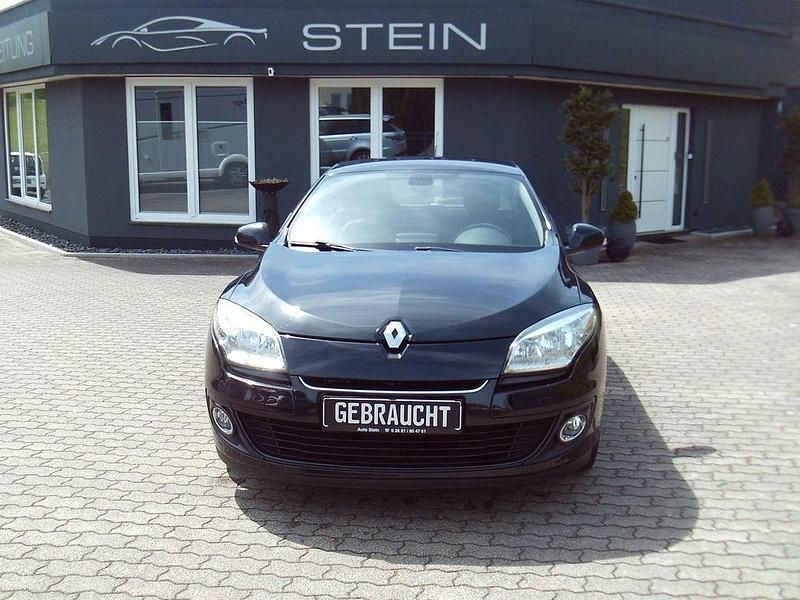 Używany Renault Mégane Expression 110 KM (80 kW) 2013 Czarny Sedan/Limuzyna