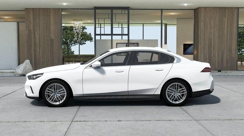 Neu BMW i5 Performance 250 kW (340 PS) 2025 Alpinweiß uni Limousine