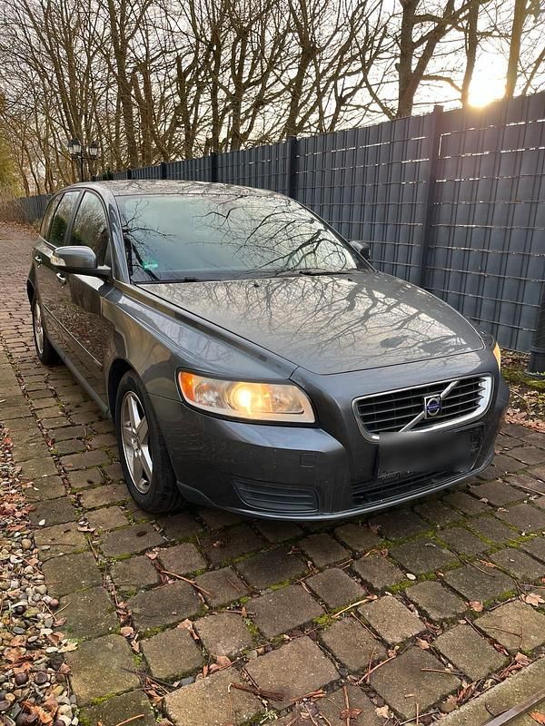 Grau Gebraucht 2007 Volvo V50 Kombi | 1.500 € (Guter Preis) - Bild 1/4