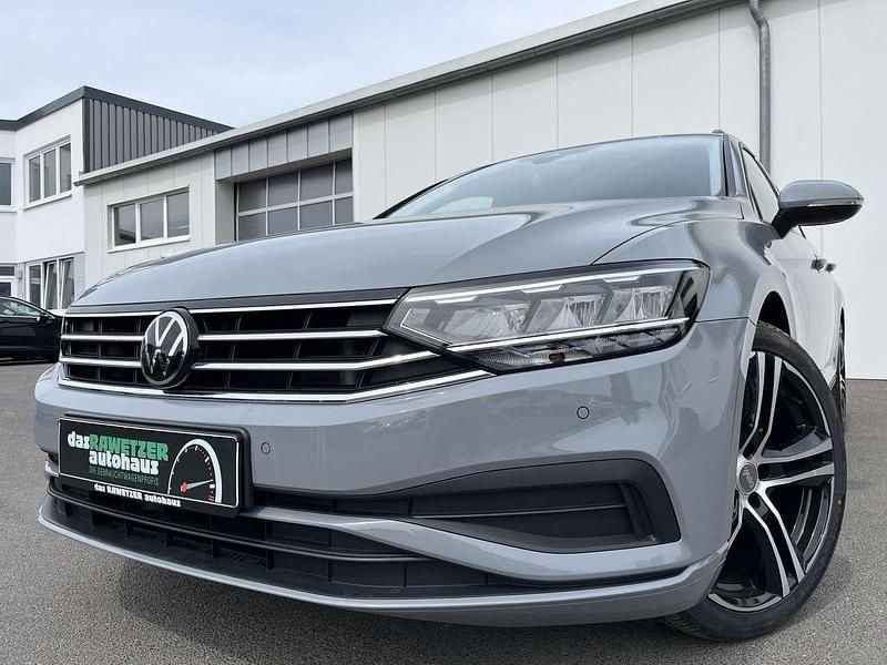 Grau Gebraucht 2022 VW Passat R-line Kombi | 24.460 € (Guter Preis) - Bild 1/4