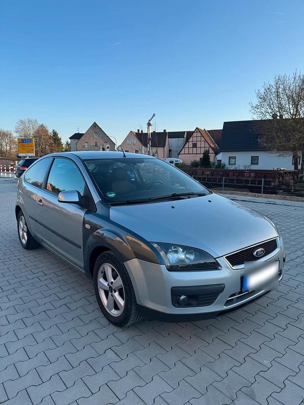 Gebraucht Ford Focus 101 PS (74 kW) 2005 Grau Kleinwagen