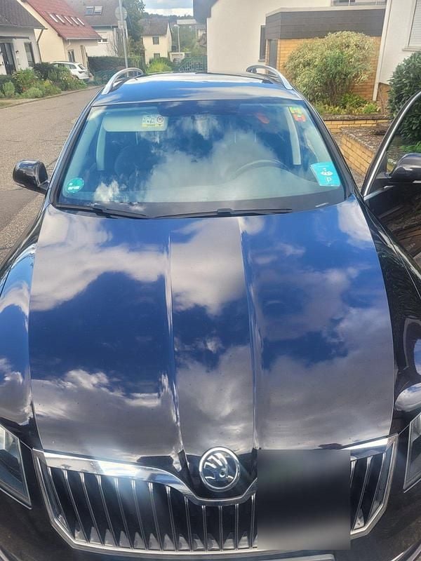 Schwarz Gebraucht 2015 Skoda Superb Business Line Kombi | 8.600 € (Guter Preis) - Bild 1/4