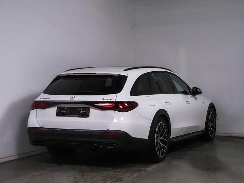 Gebraucht Mercedes E300 Night 197 PS (144 kW) 2025 Unilack polarweiß SUV