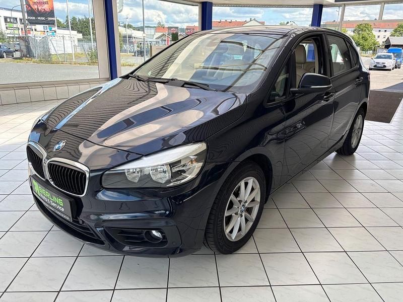 Blau Gebraucht 2015 BMW 220 Active Tourer Performance Van / Kleinbus | 8.999 € (Guter Preis) - Bild 1/4
