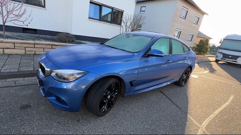 Blau Gebraucht 2018 BMW 320 Gran Turismo M Sport Limousine | 19.800 € (Fairer Preis) - Bild 1/4